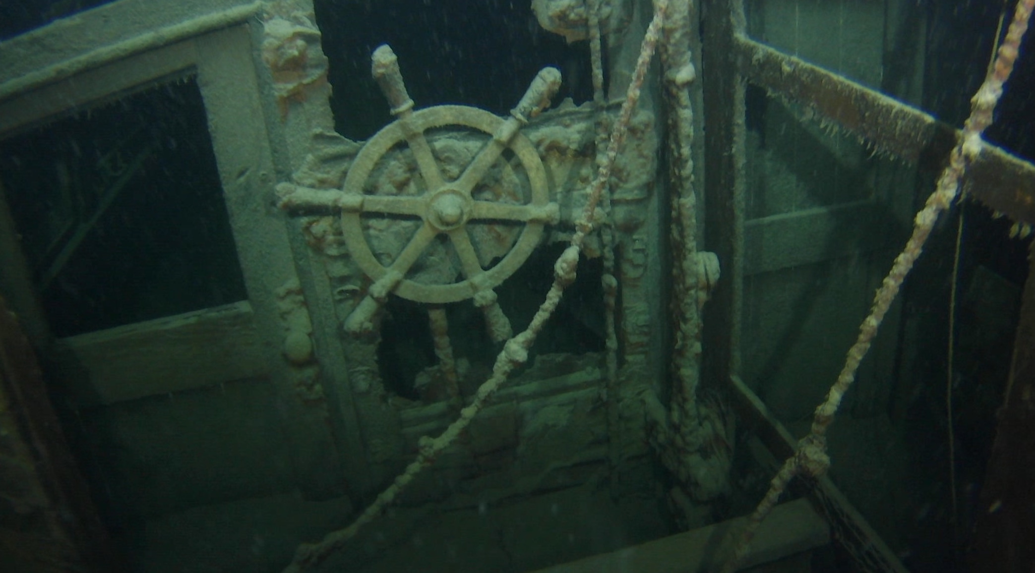 Submarine dive to the wreck at Bürgenstock