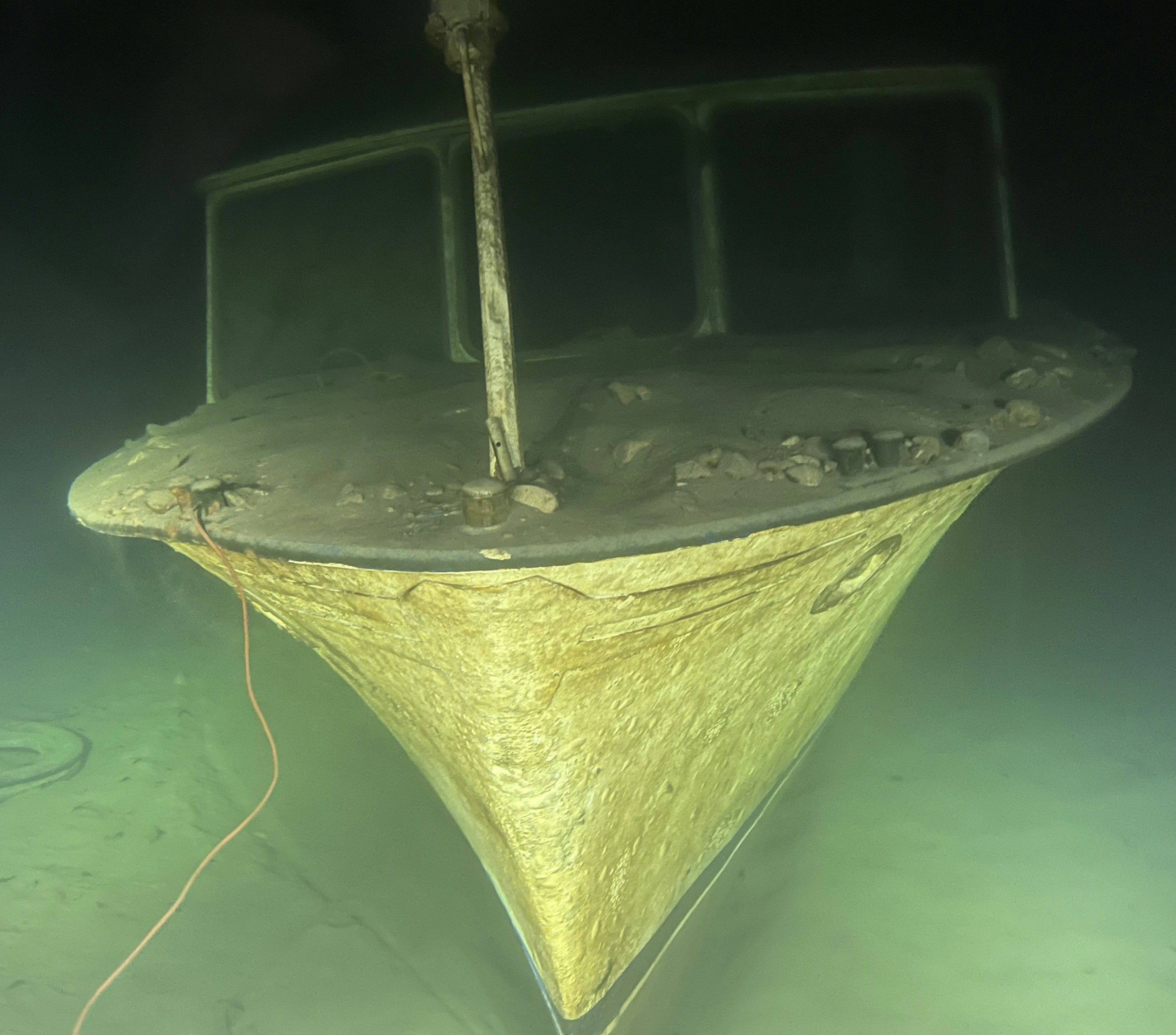 Submarine dive to the Vitzanove Wreck 