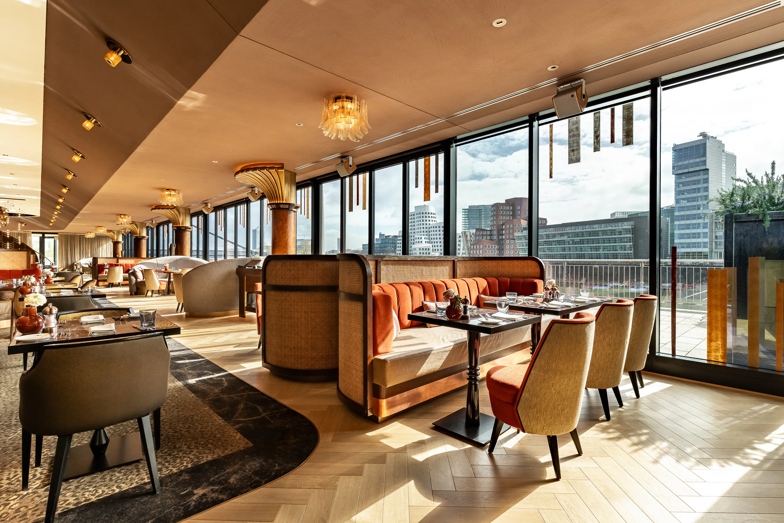 DOX Restaurant & Bar