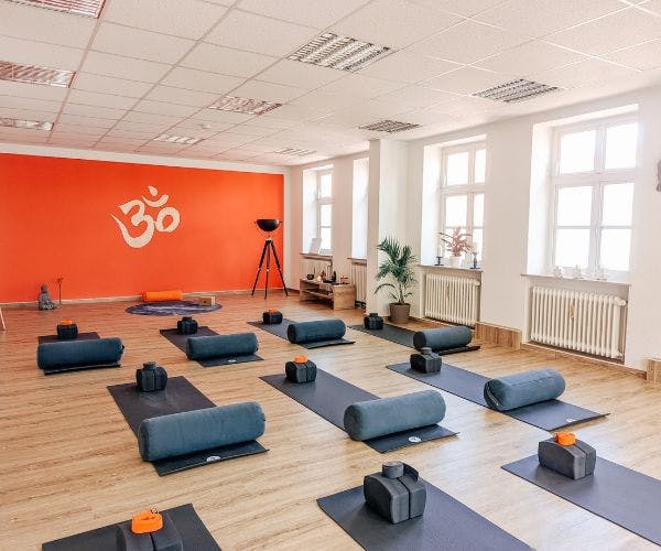9 Uhr: Yoga & Schokolade mit Ricarda 🧘🏼🍫(29€)
