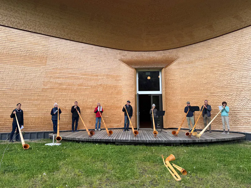 Alphorn spielen I 27.0401