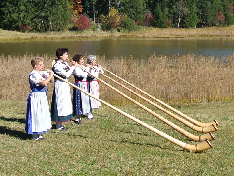 Alphorn spielen I 27.0401