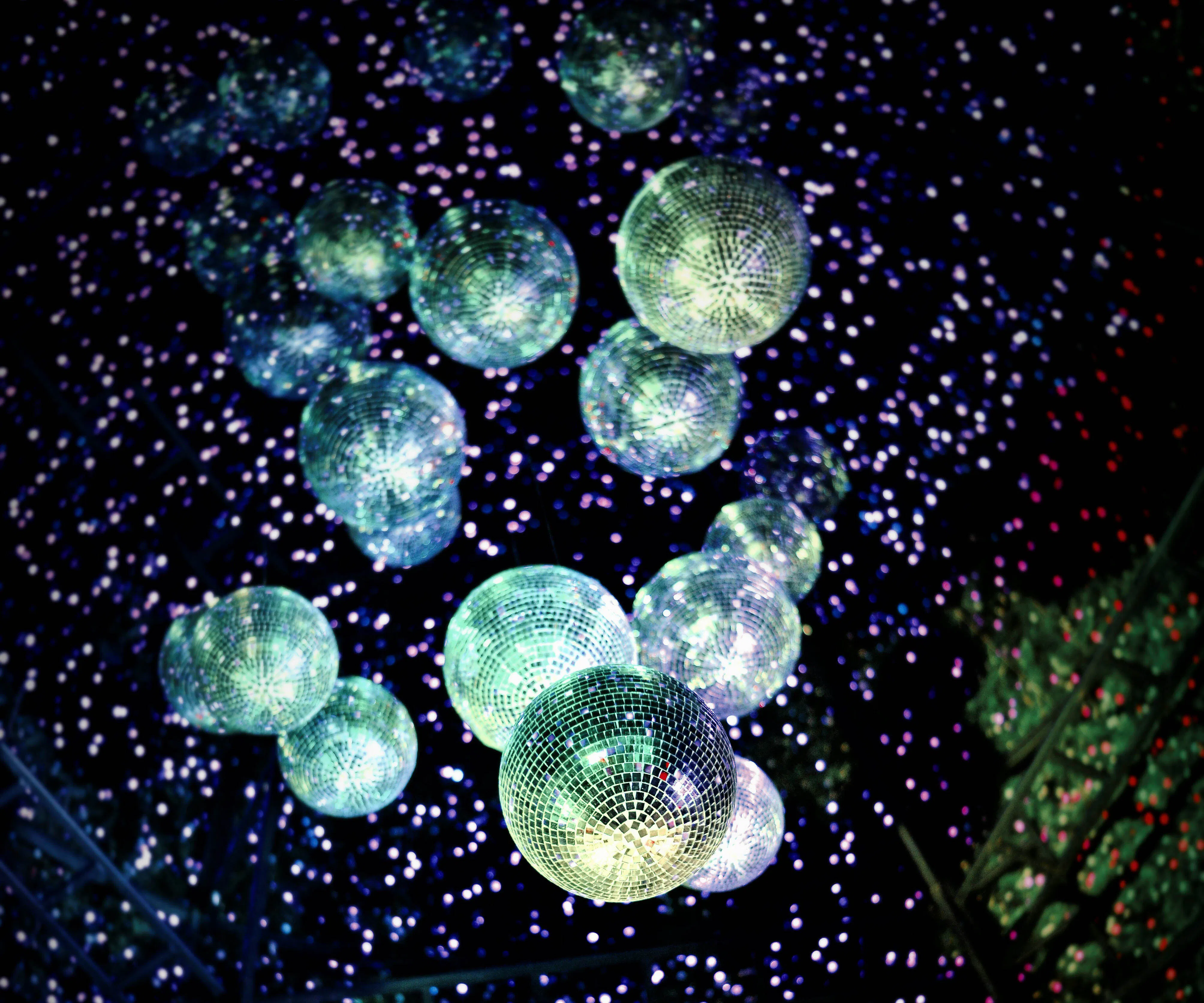 Weihnachtsdisco _ Follow the Call of the Discoball