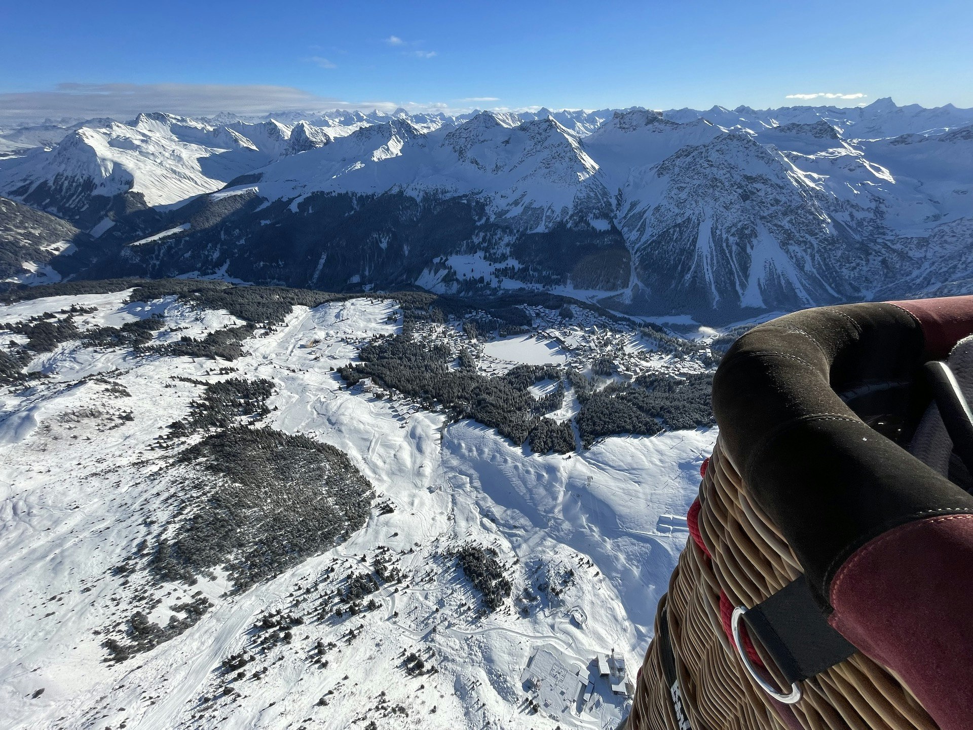 Vol en montgolfière dans les Alpes intérieures