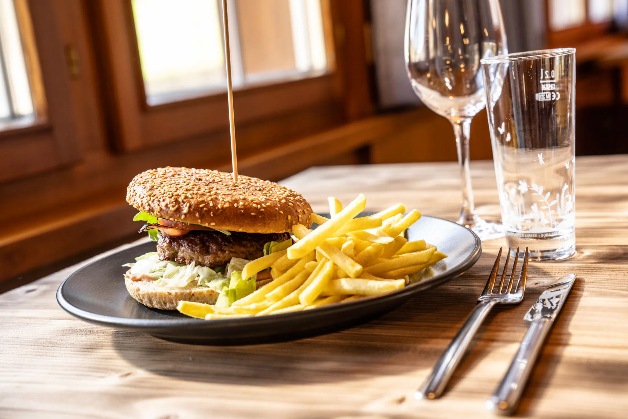 Burger de bœuf appenzellois à l'auberge Alpenrose