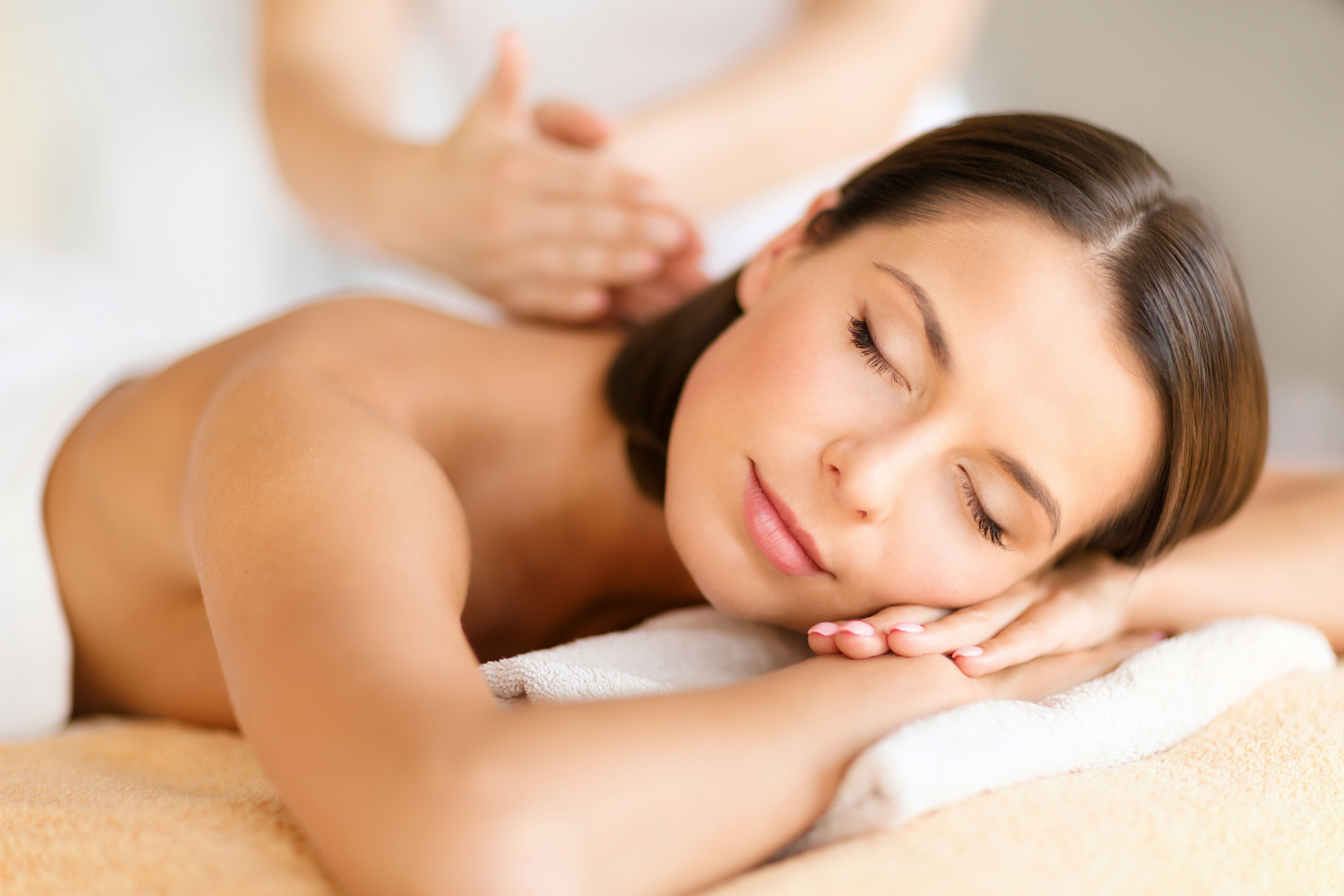 Soothing massage at the Saas Fee wellness Hostel 4000