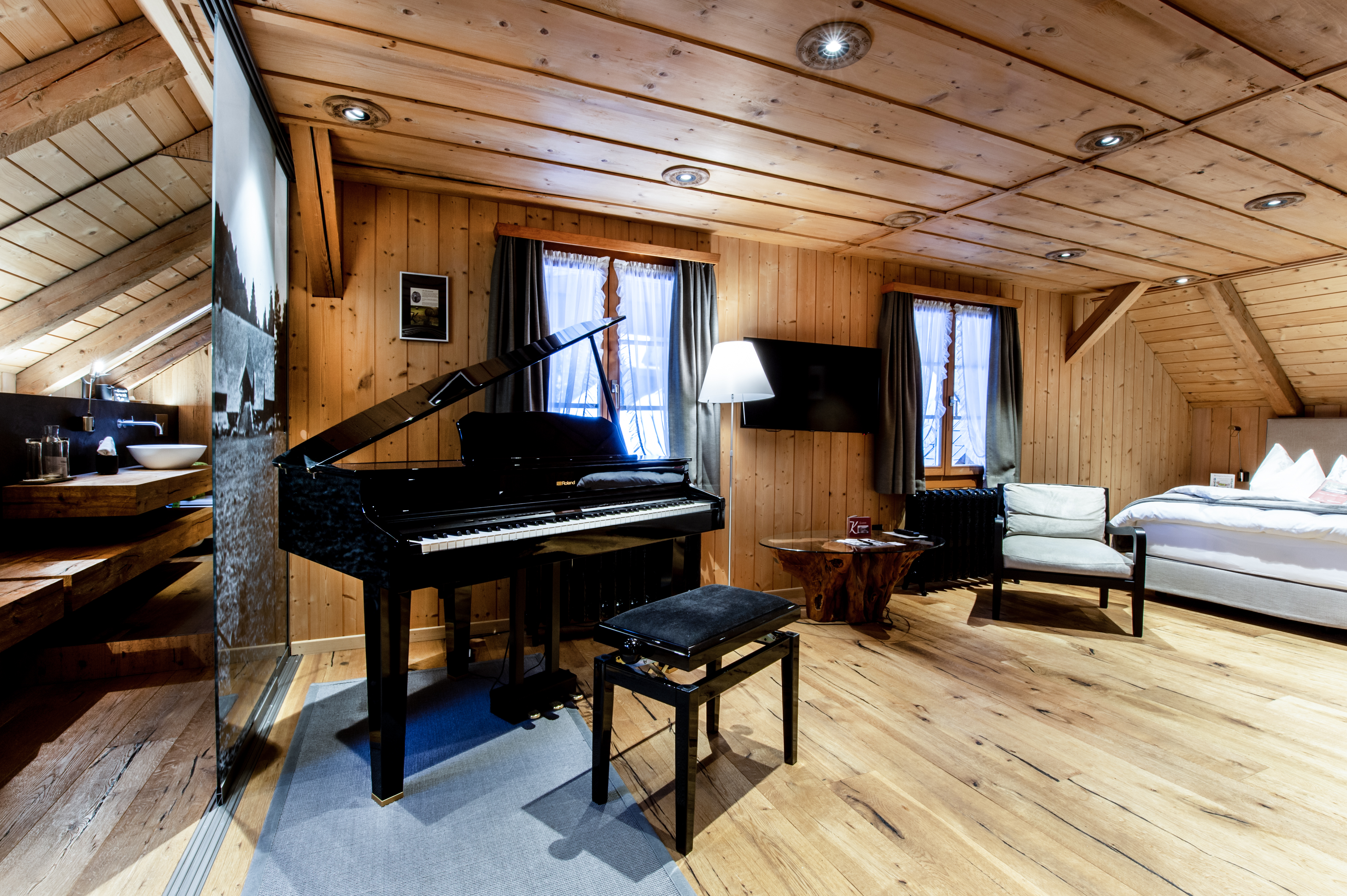 Klavierzimmer im Hotel Kemmeriboden Bad
