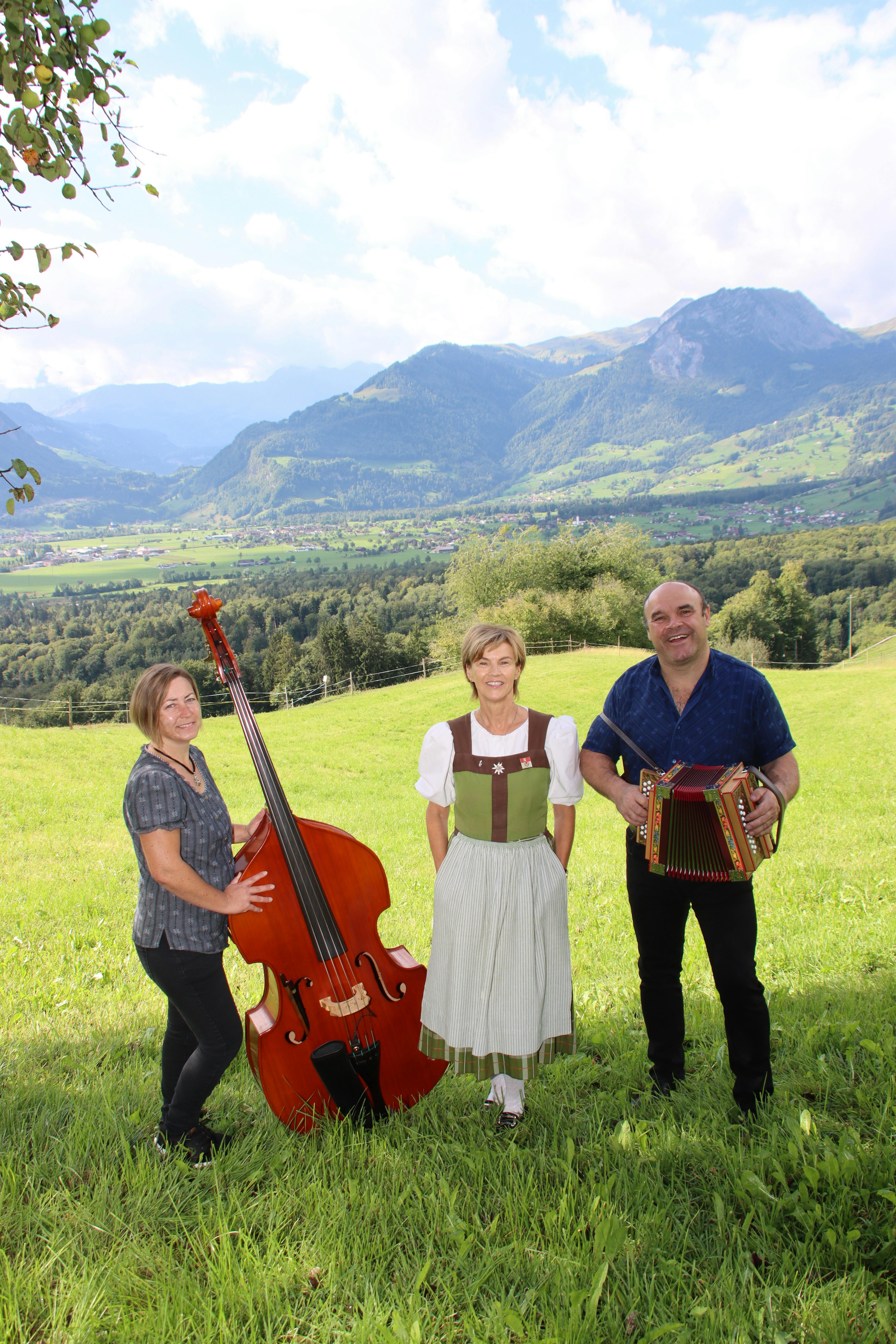 Stadtkeller Ländlerabig | Kapelle Carlo Brunner & Geschwister Rymann mit Rita Burch am Bass