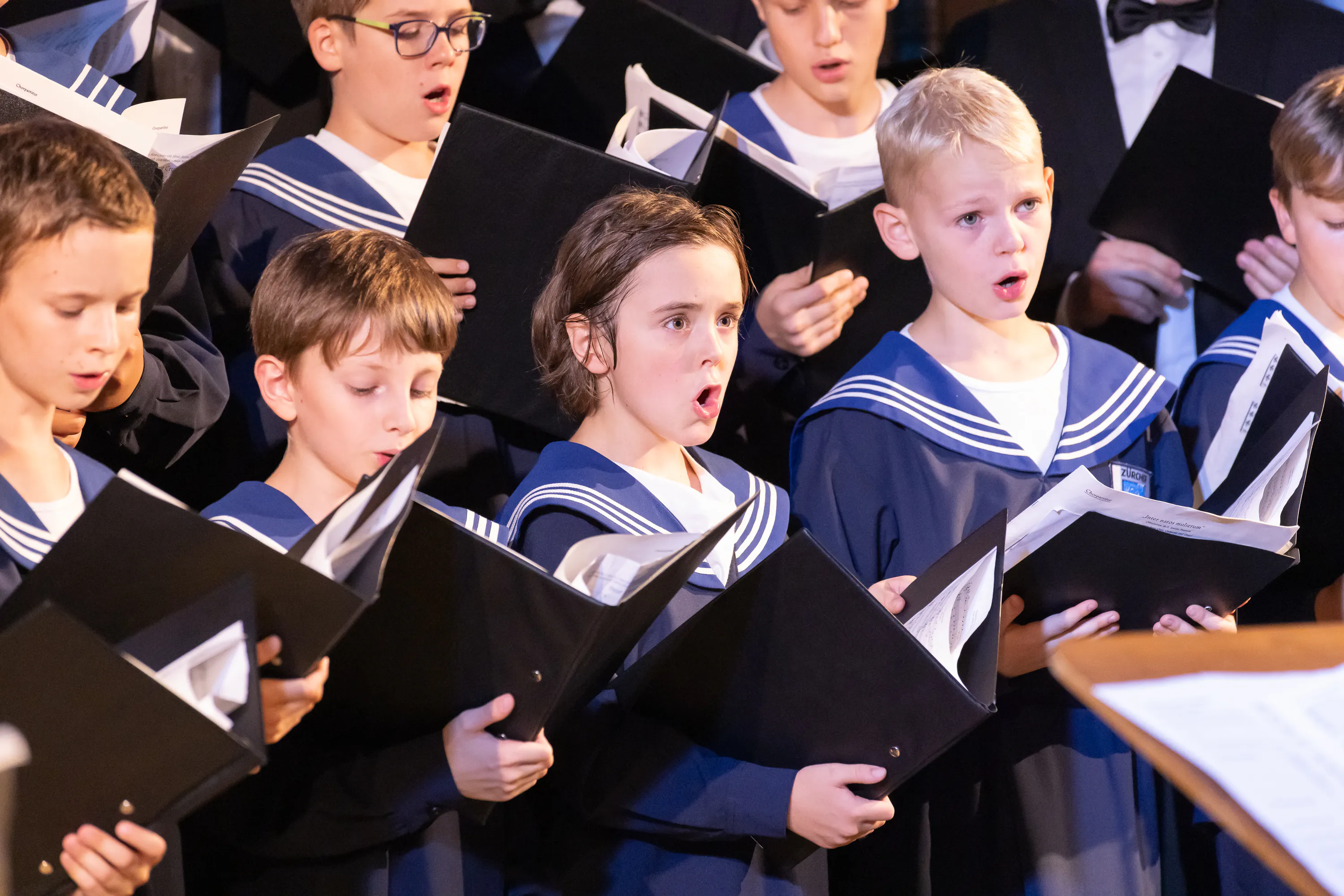 #3 WEIHNACHTSKONZERT MIT DEN SÄNGERKNABEN - Kirche Fraumünster Zürich 