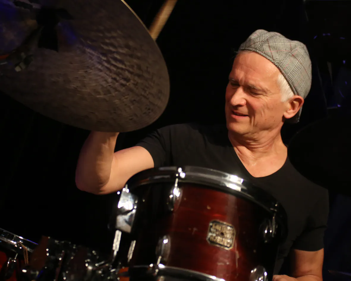 Joris Dudli’s „Entertain Me!“ Sextet (geänderte Besetzung)