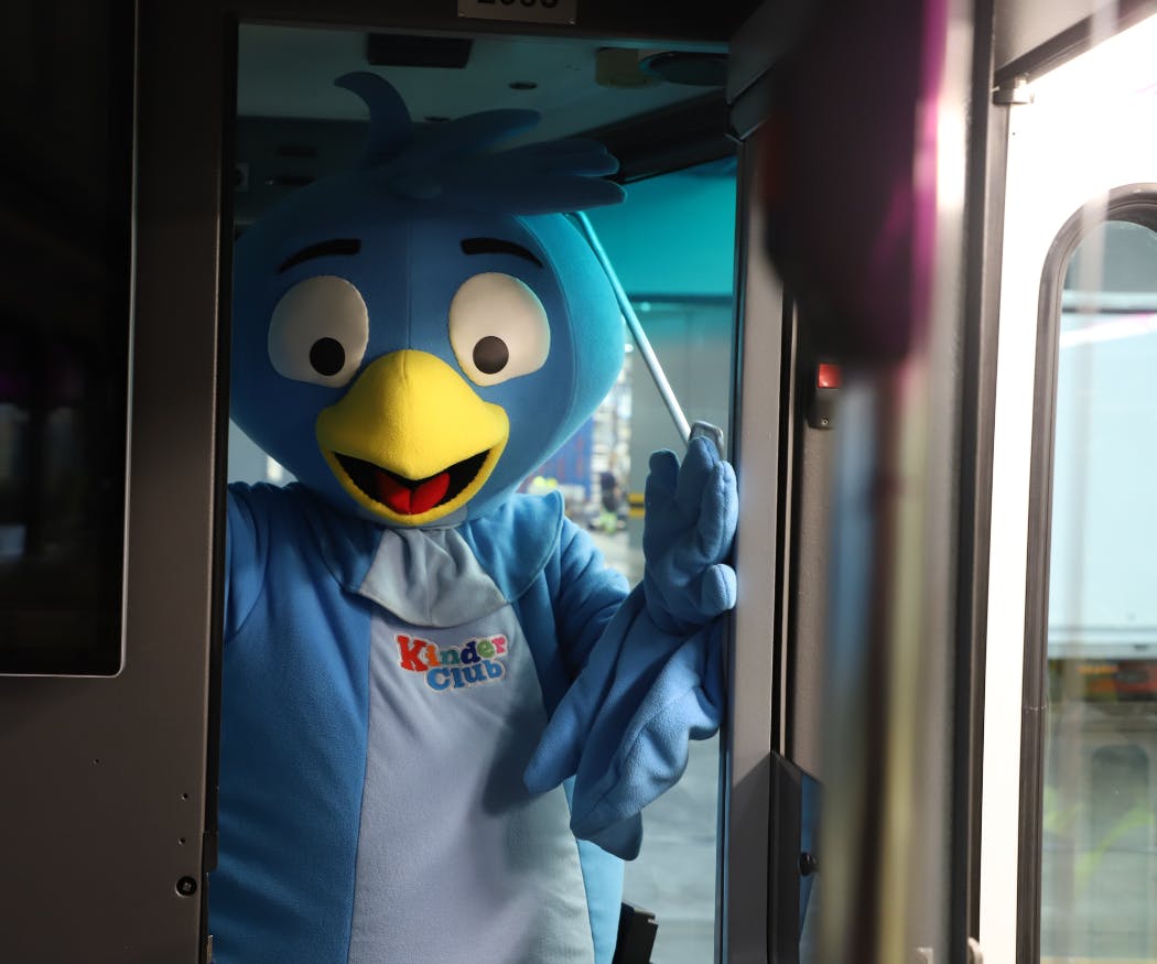 Read-aloud tram: Der alte Eiswagen will zurück zur azurblauen Küste