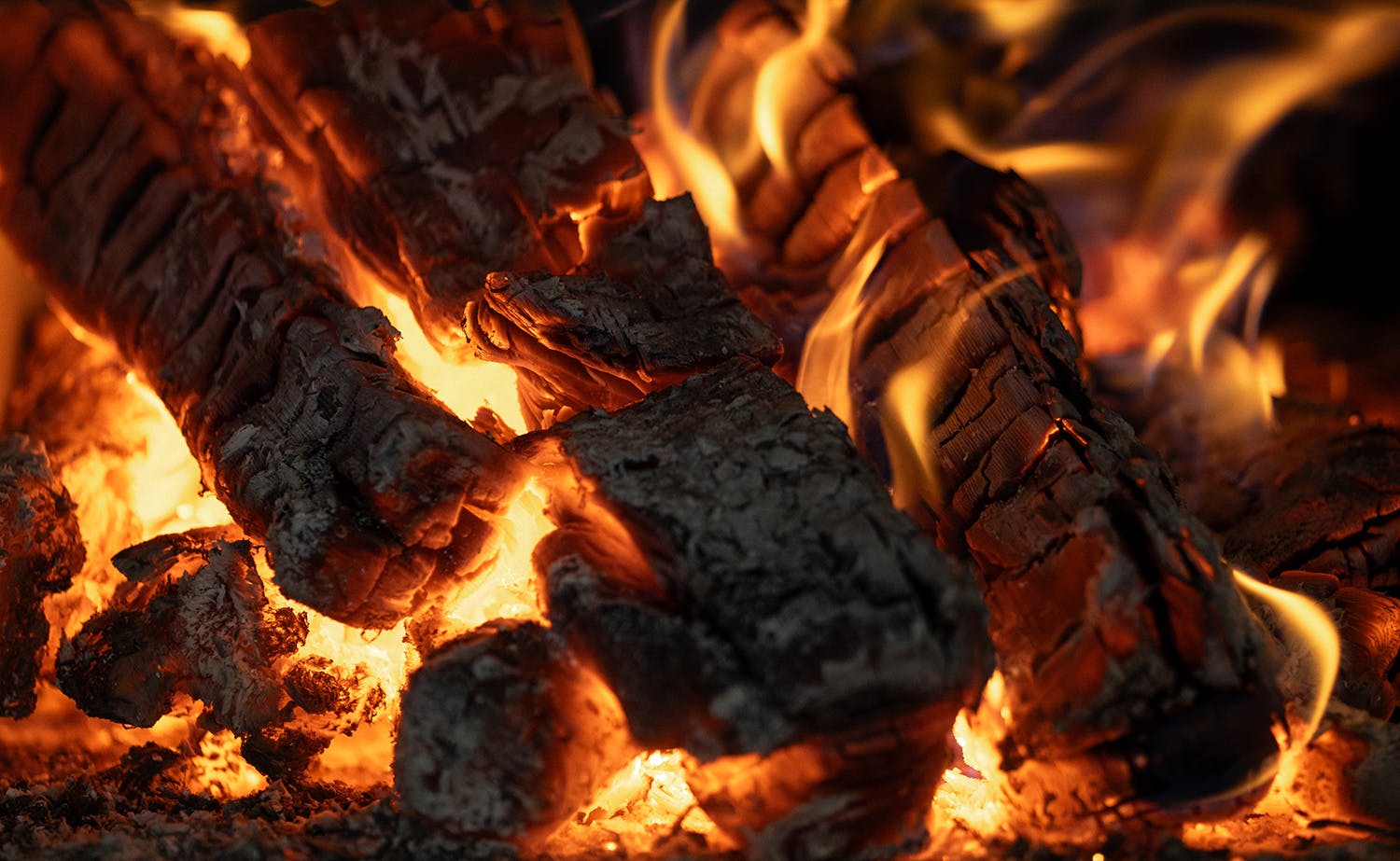 SILVESTER IM FÖ E FLAMMA DAL BARUN