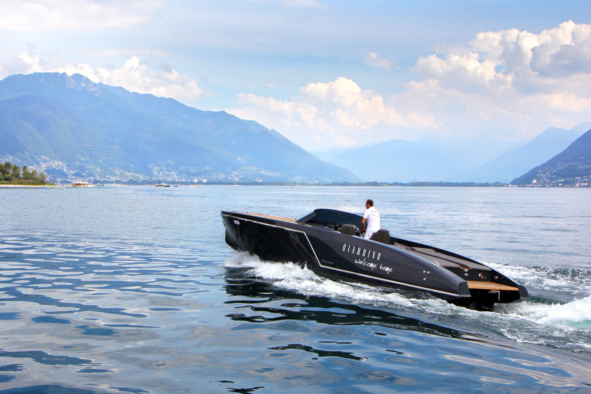 Excursion with the Frauscher motor yacht