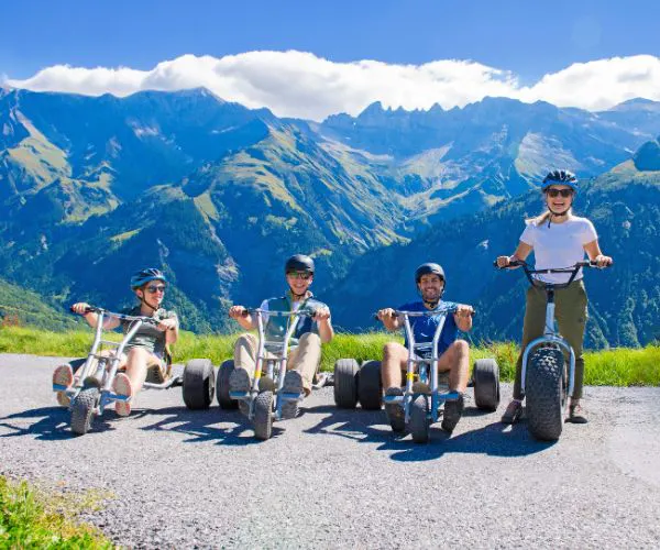 Mountaincarts oder Trottinetts ohne Gondelbahn