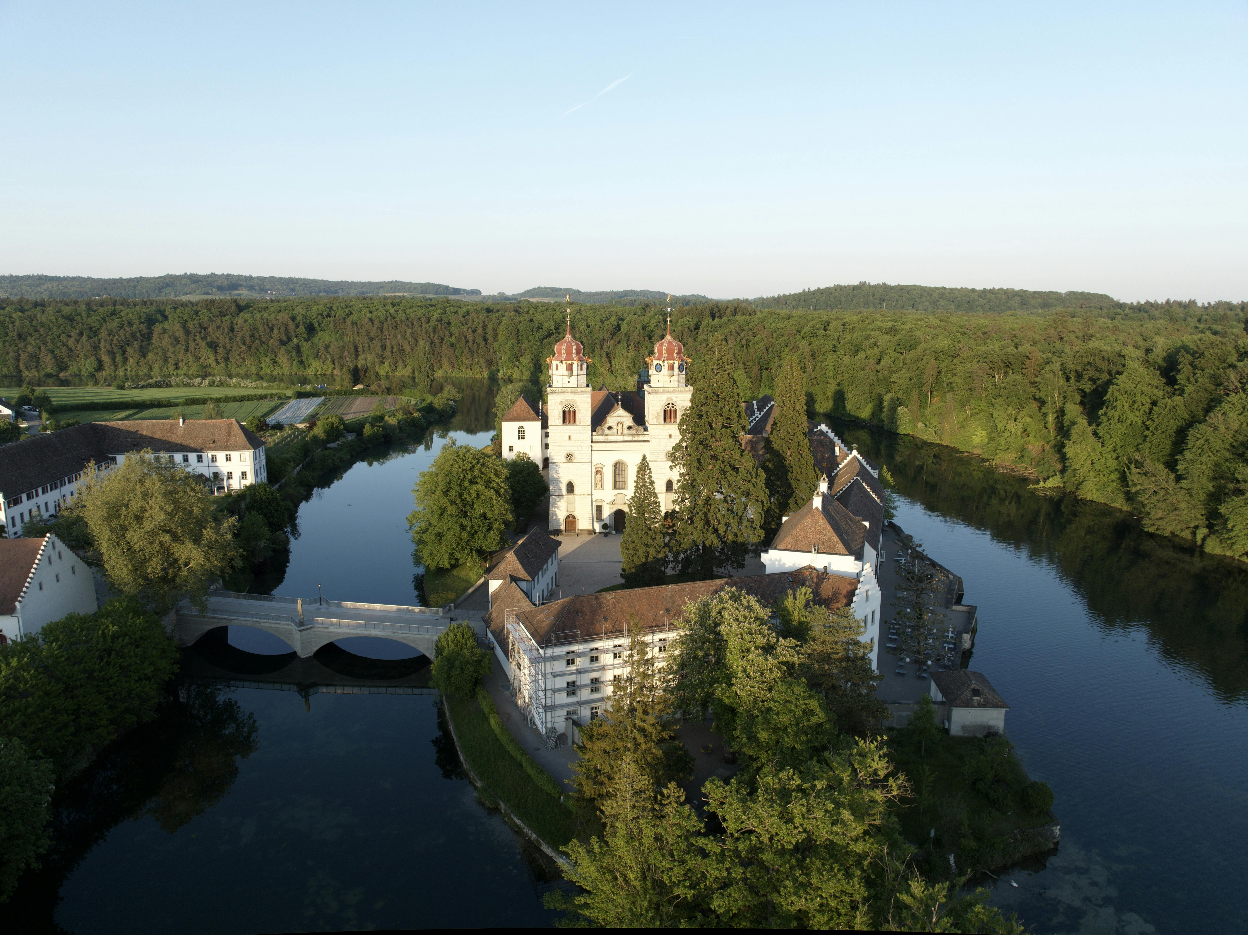 Klosterinsel Rheinau aus einem Guss