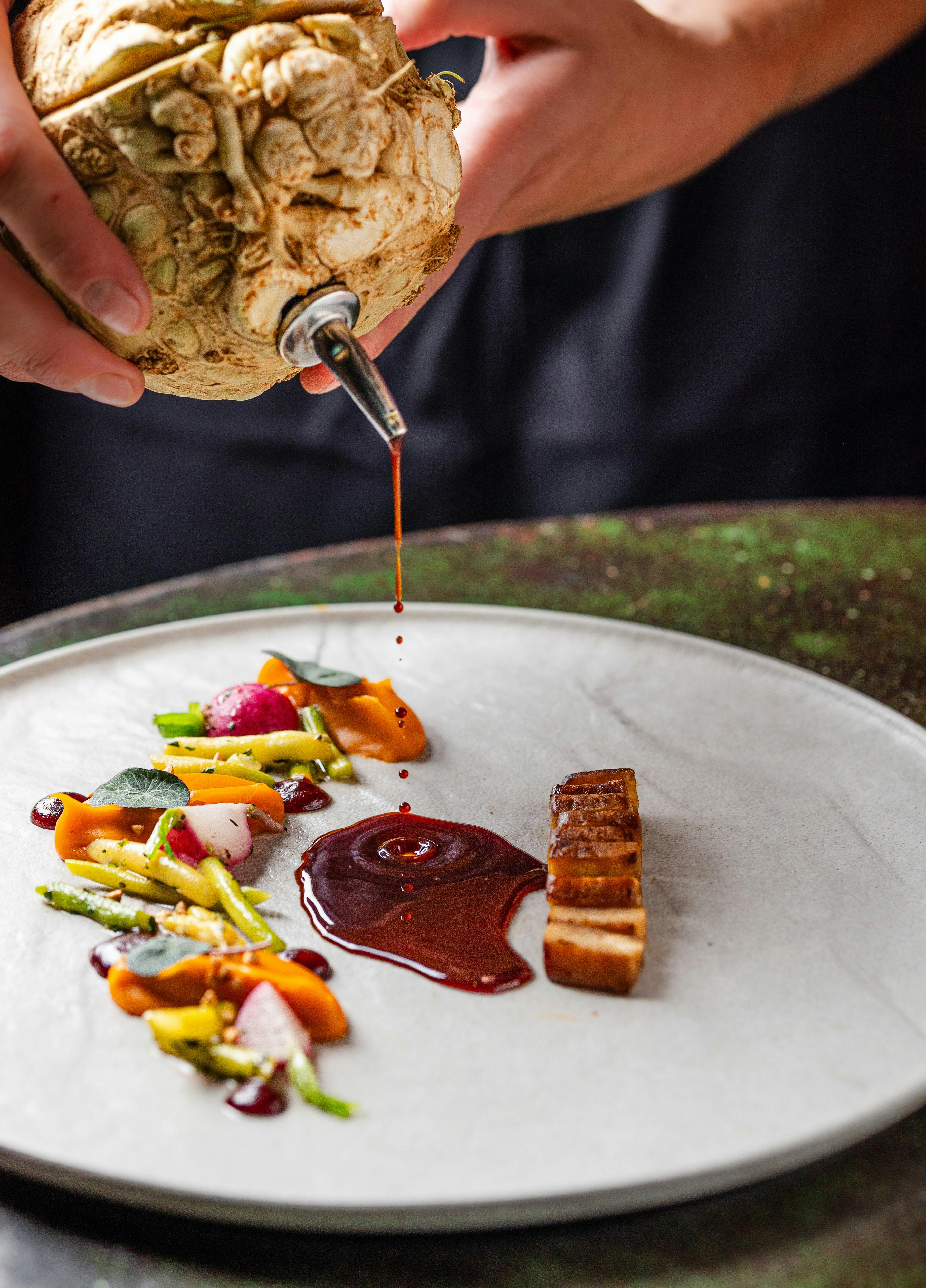 Grauer Hauptgang Teller