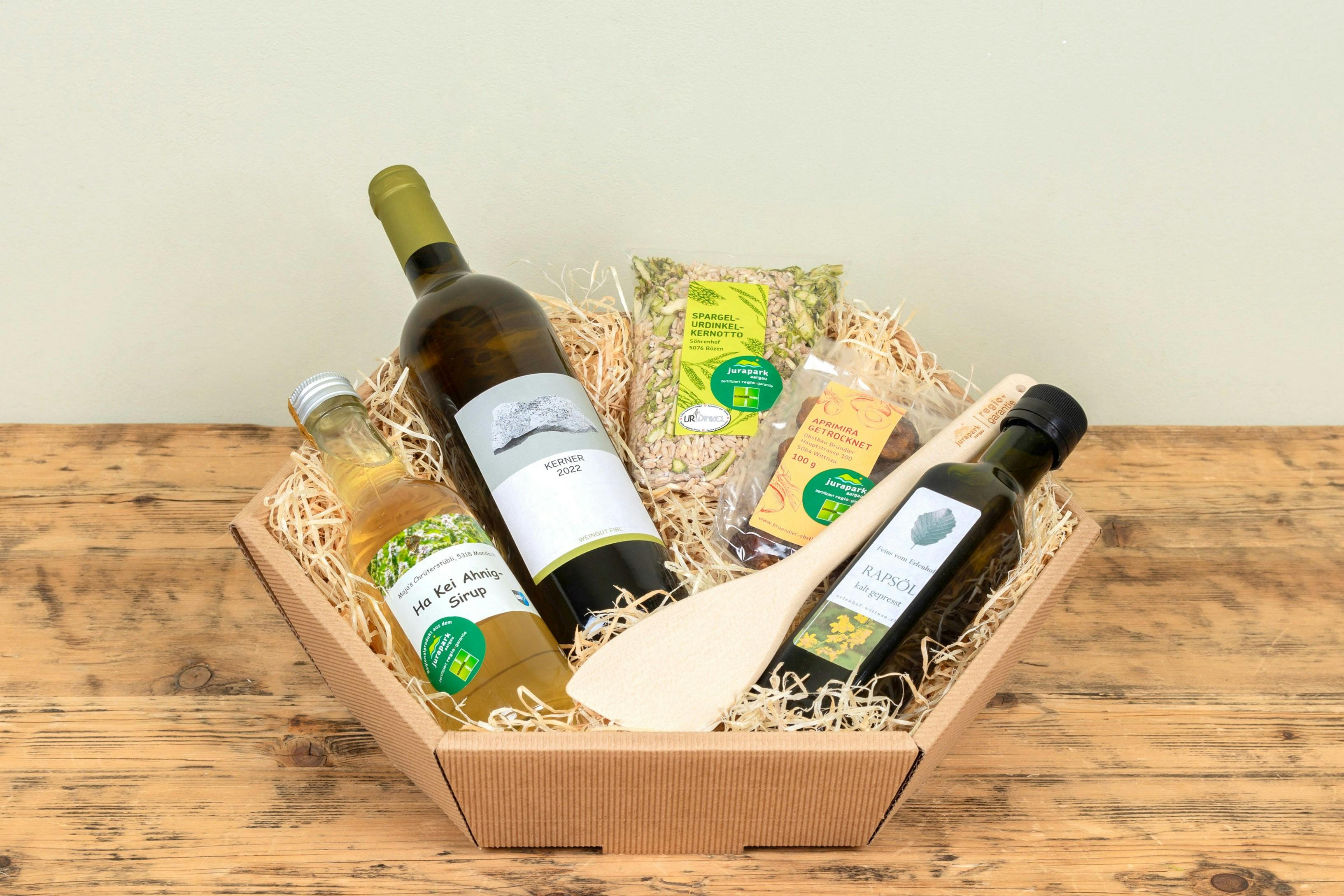 Geschenkkorb "Sattmacher-Set" mit Wein (nur auf Abholung)