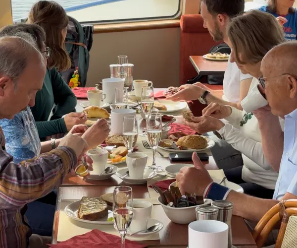 Ostern auf dem Zmorgeschiff