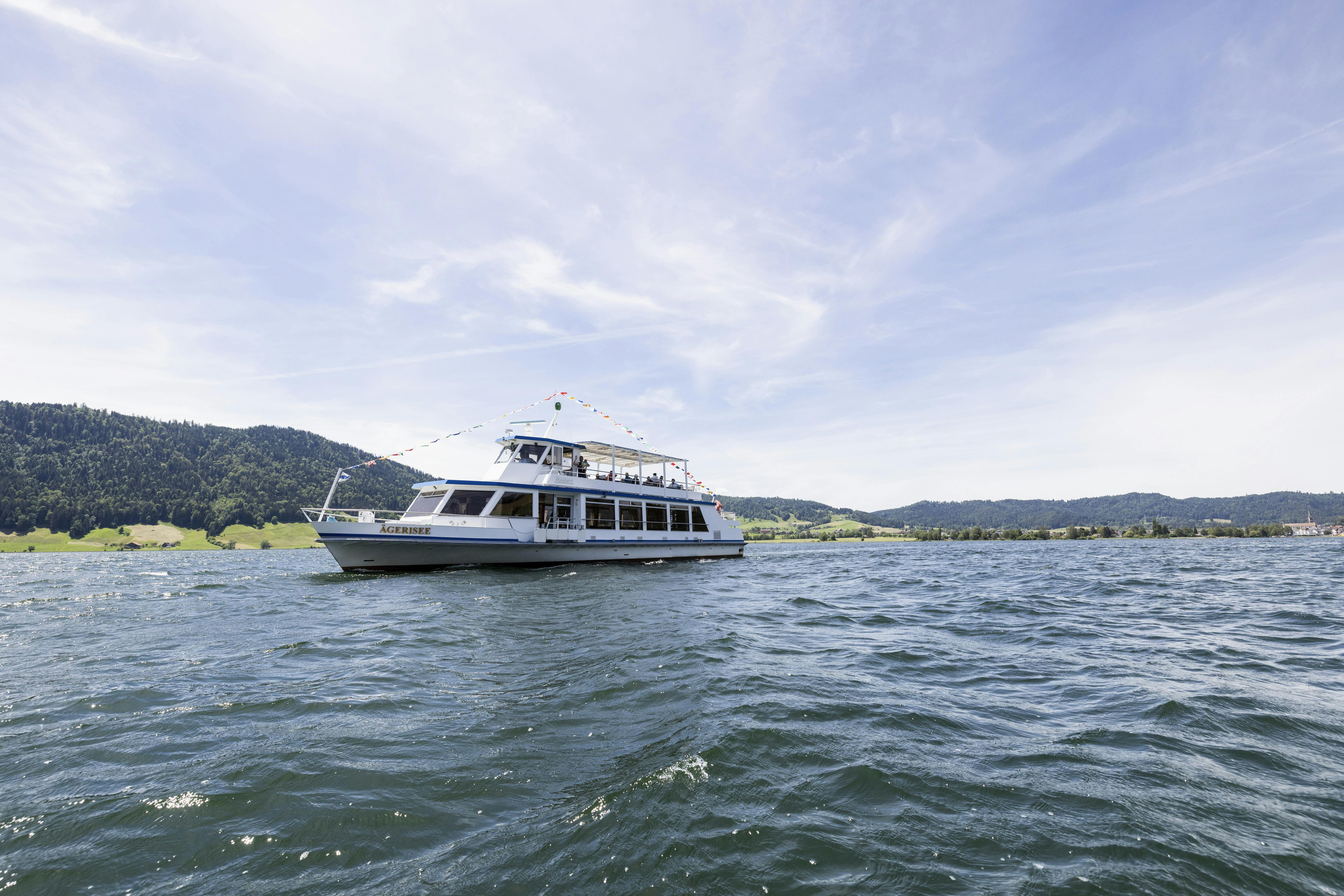 Around-the-lake-cruise Lake Ägeri